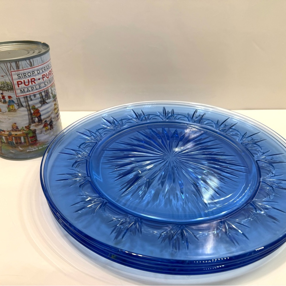 Vintage Avon “American Blue” Glass Dinner Plates – Starburst Cut – Set of 4